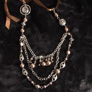 Pretty silver and rose bead necklace